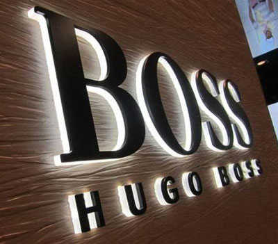 激光切割機(jī)在金屬?gòu)V告字上的應(yīng)用