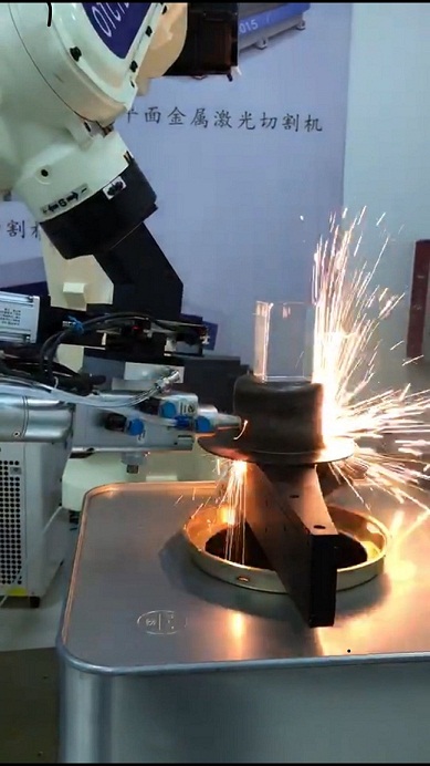 機械手激光切割設(shè)備